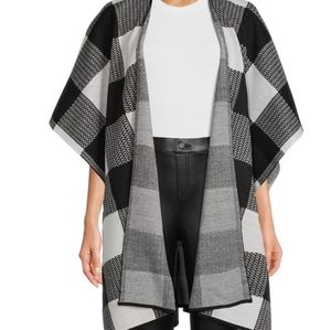 NWT Women's Buffalo Plaid Wrap
